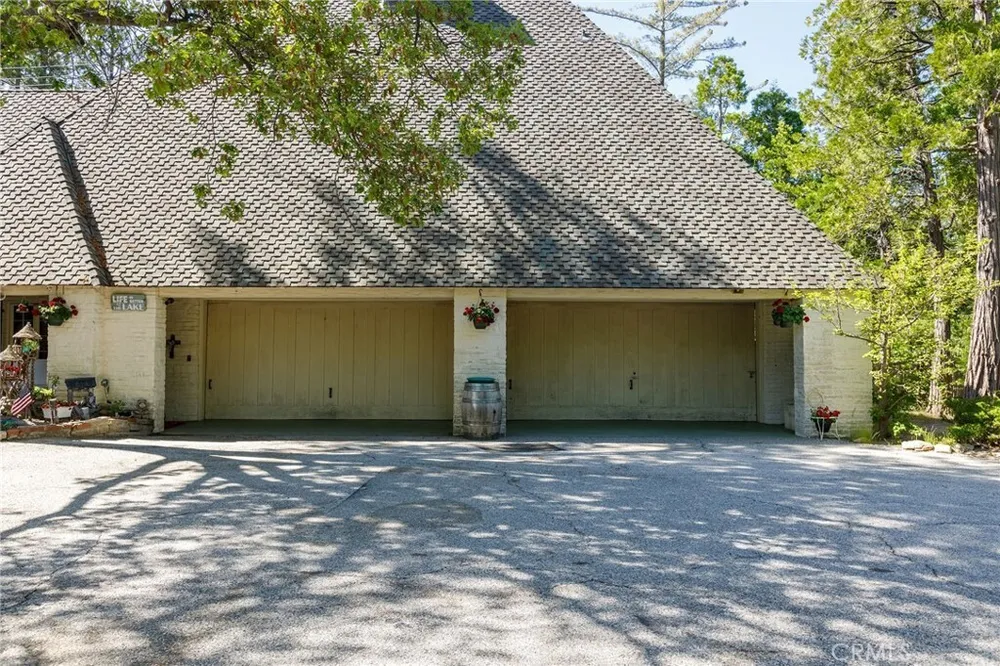 28641 NORTH SHORE RD, Lake Arrowhead, CA 92352
