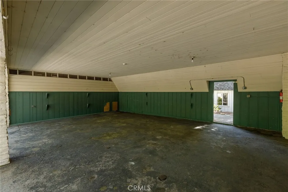 28641 NORTH SHORE RD, Lake Arrowhead, CA 92352