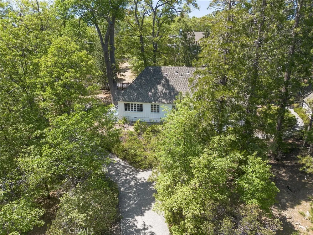 28641 NORTH SHORE RD, Lake Arrowhead, CA 92352