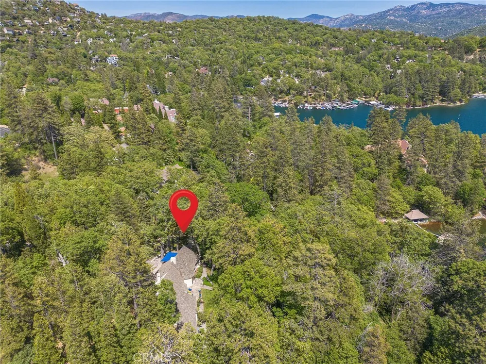 28641 NORTH SHORE RD, Lake Arrowhead, CA 92352
