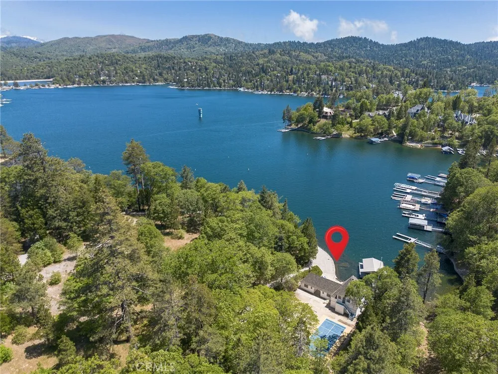 28641 NORTH SHORE RD, Lake Arrowhead, CA 92352