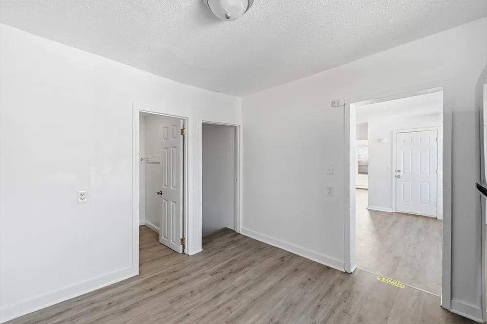5 Floyd St, Lowell, MA 01852