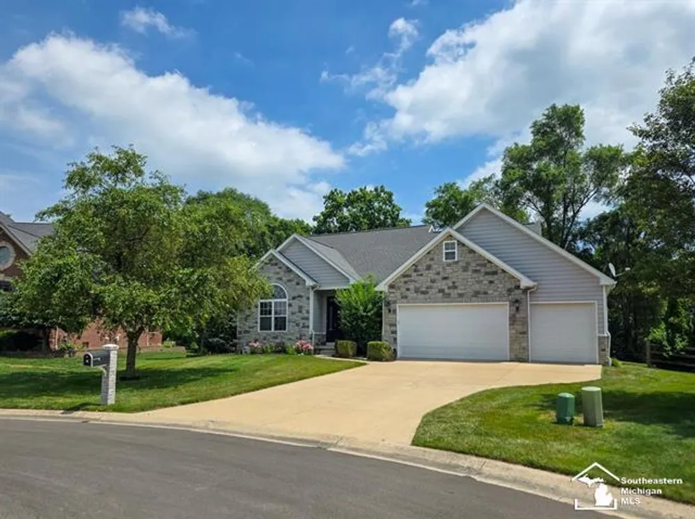 14922 Wildwood Dr, Monroe, MI 48161