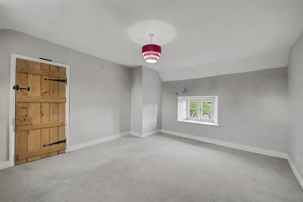 Property carousel item 12