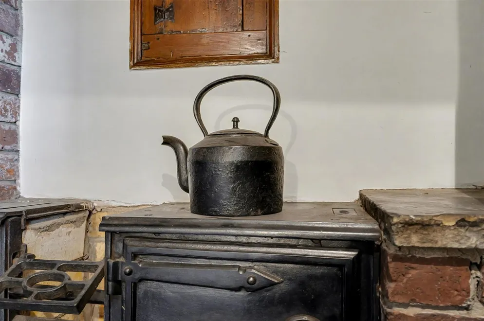 Property carousel item 24