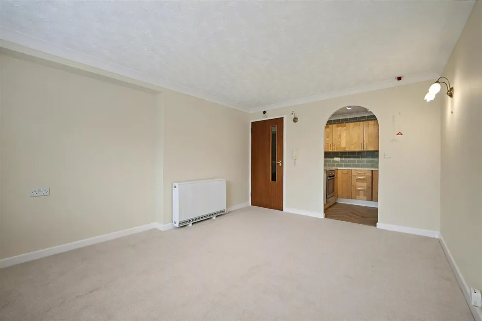 Property carousel item 5