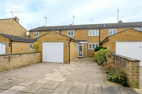 Harewood Mews, Harewood, LS17