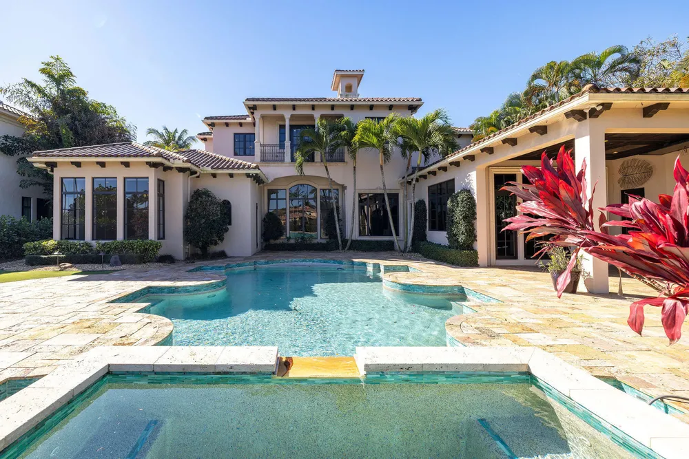 9253 Este Lago Dr, Boca Raton, FL 33496-1053