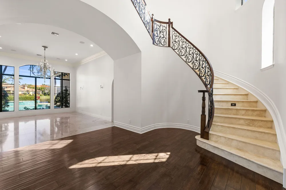 9253 Este Lago Dr, Boca Raton, FL 33496-1053