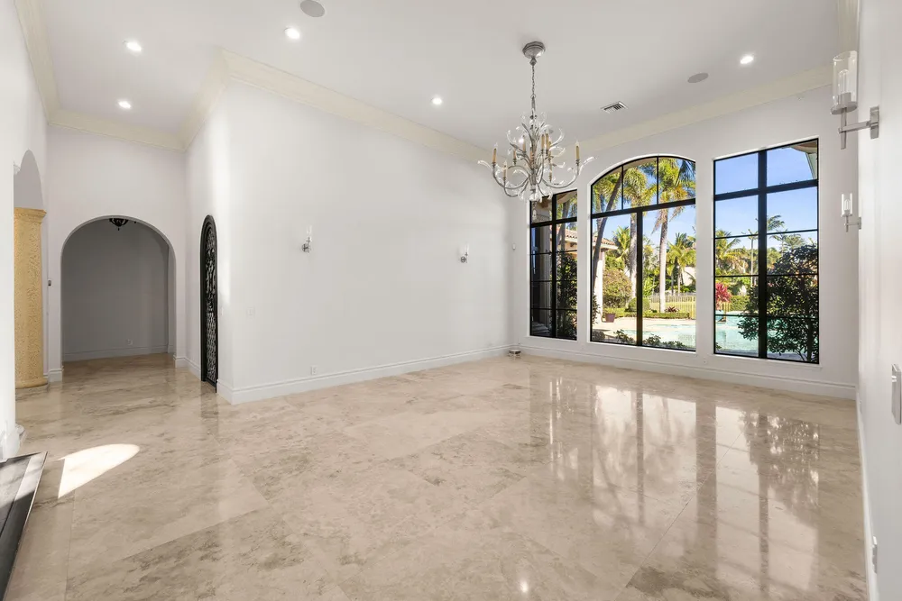 9253 Este Lago Dr, Boca Raton, FL 33496-1053