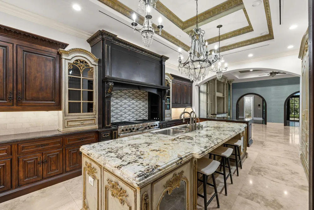 9253 Este Lago Dr, Boca Raton, FL 33496-1053