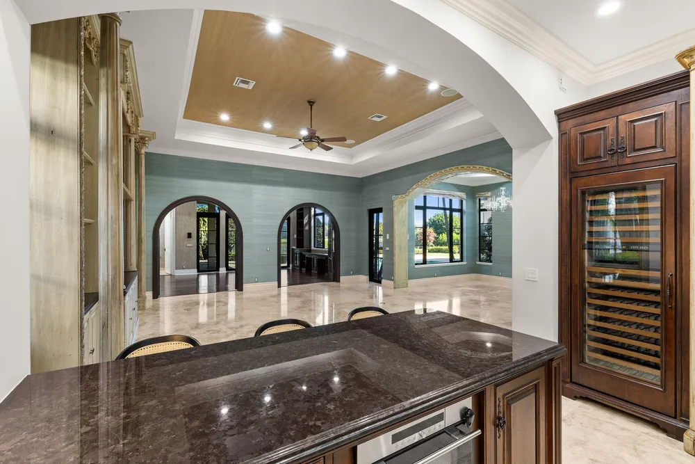 9253 Este Lago Dr, Boca Raton, FL 33496-1053