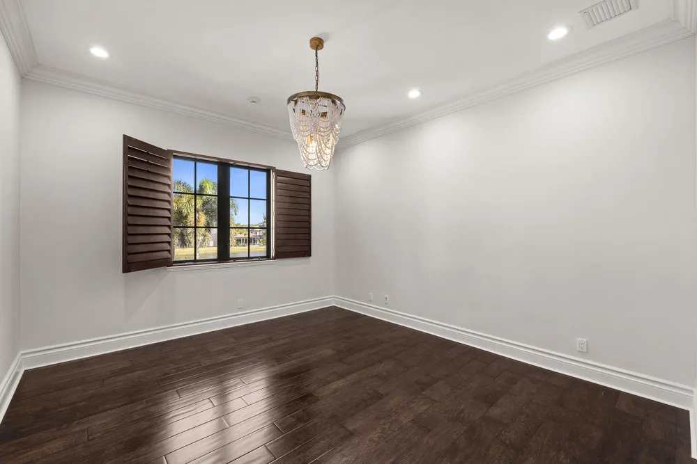 9253 Este Lago Dr, Boca Raton, FL 33496-1053
