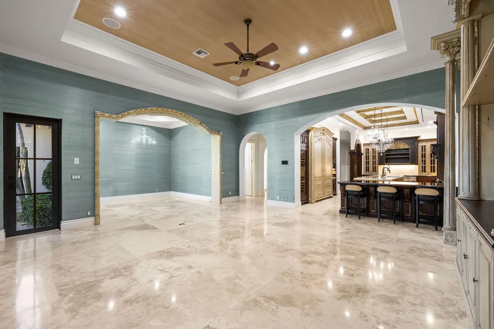 9253 Este Lago Dr, Boca Raton, FL 33496-1053