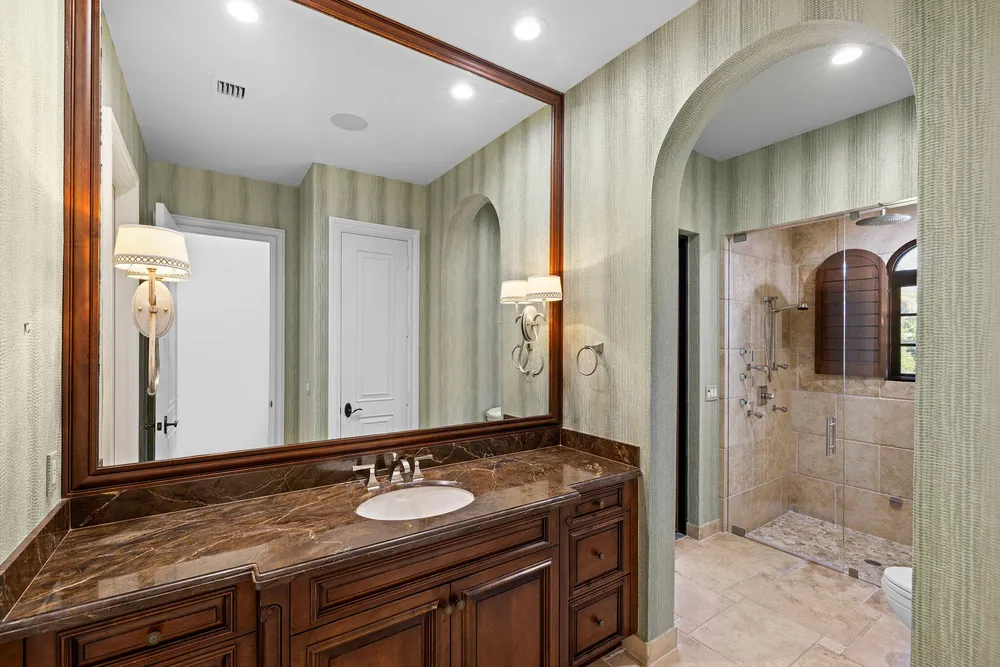 9253 Este Lago Dr, Boca Raton, FL 33496-1053