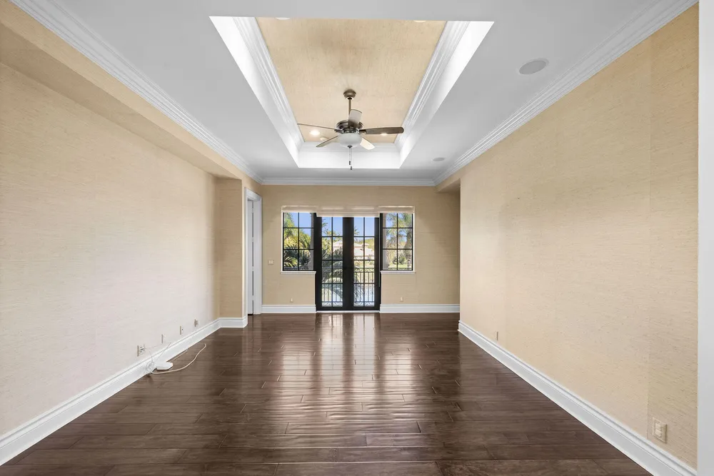 9253 Este Lago Dr, Boca Raton, FL 33496-1053