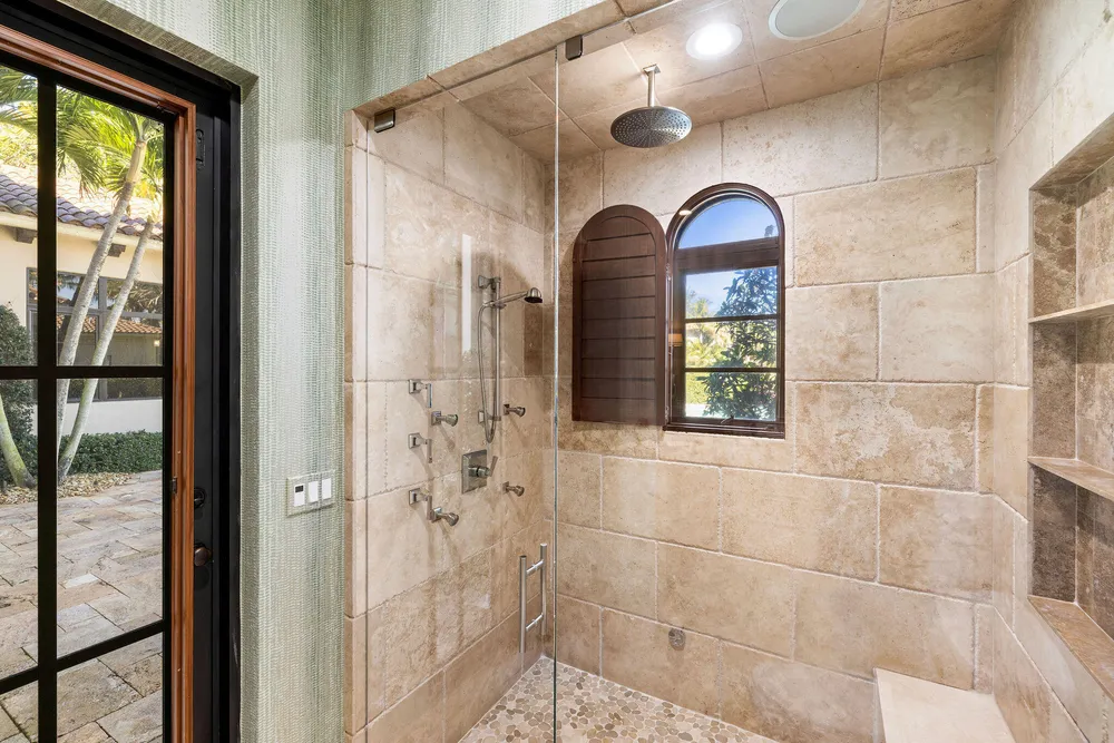 9253 Este Lago Dr, Boca Raton, FL 33496-1053
