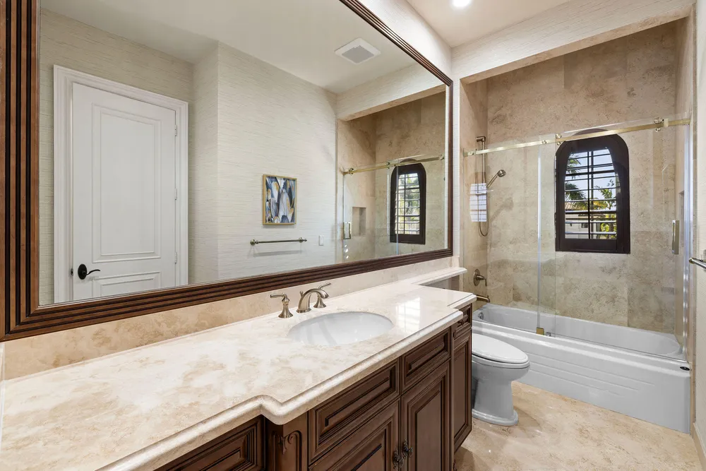 9253 Este Lago Dr, Boca Raton, FL 33496-1053