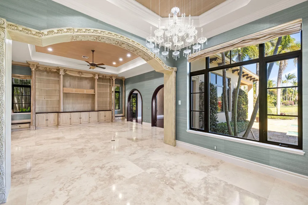 9253 Este Lago Dr, Boca Raton, FL 33496-1053