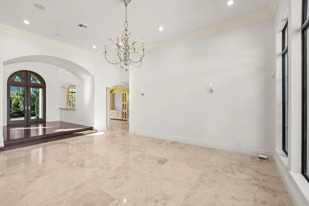 9253 Este Lago Dr, Boca Raton, FL 33496-1053