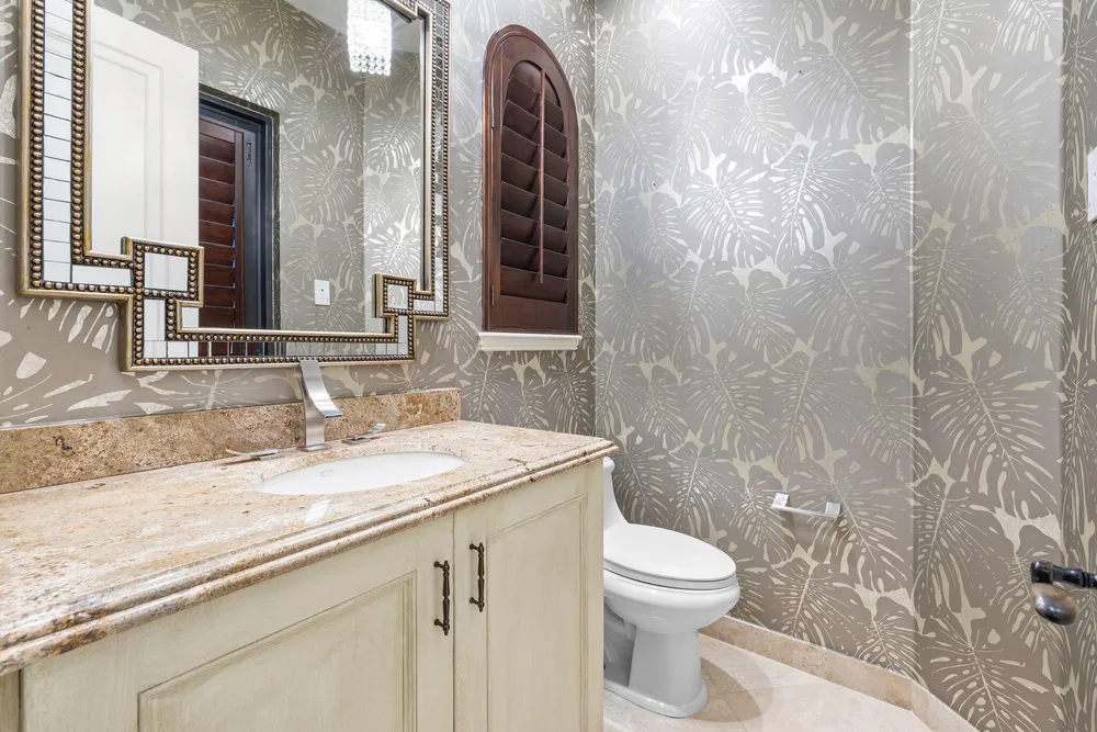 9253 Este Lago Dr, Boca Raton, FL 33496-1053