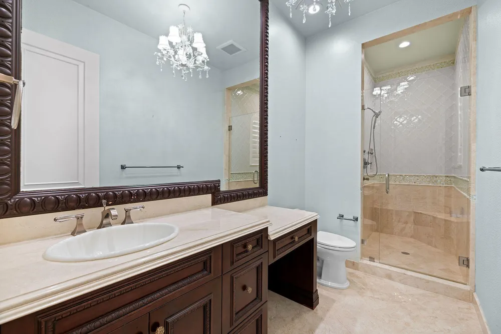 9253 Este Lago Dr, Boca Raton, FL 33496-1053