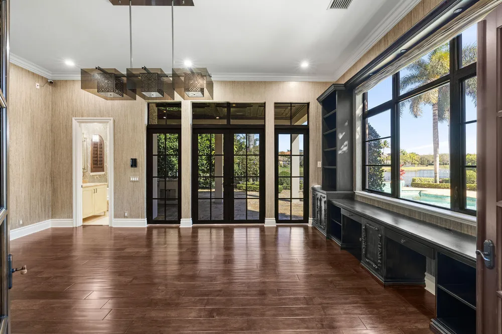 9253 Este Lago Dr, Boca Raton, FL 33496-1053