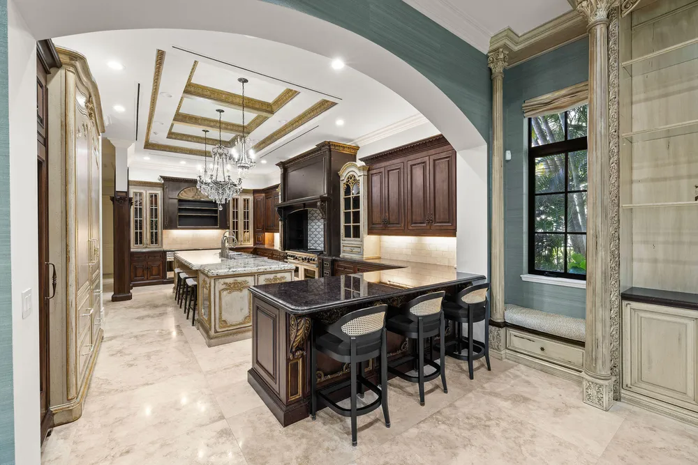 9253 Este Lago Dr, Boca Raton, FL 33496-1053