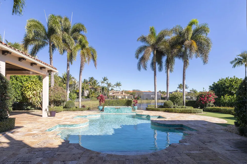 9253 Este Lago Dr, Boca Raton, FL 33496-1053
