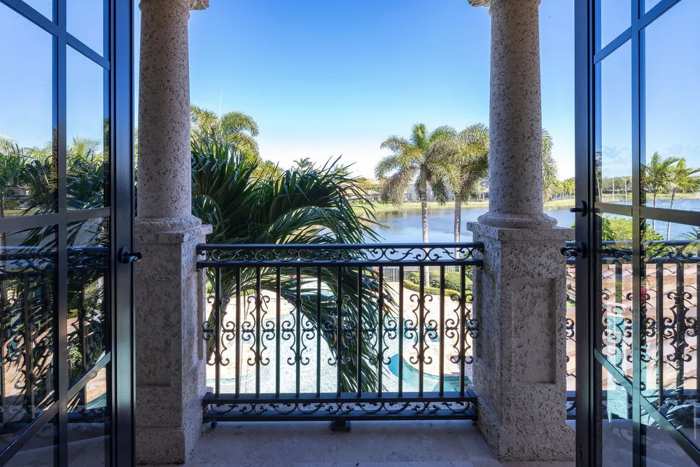 9253 Este Lago Dr, Boca Raton, FL 33496-1053