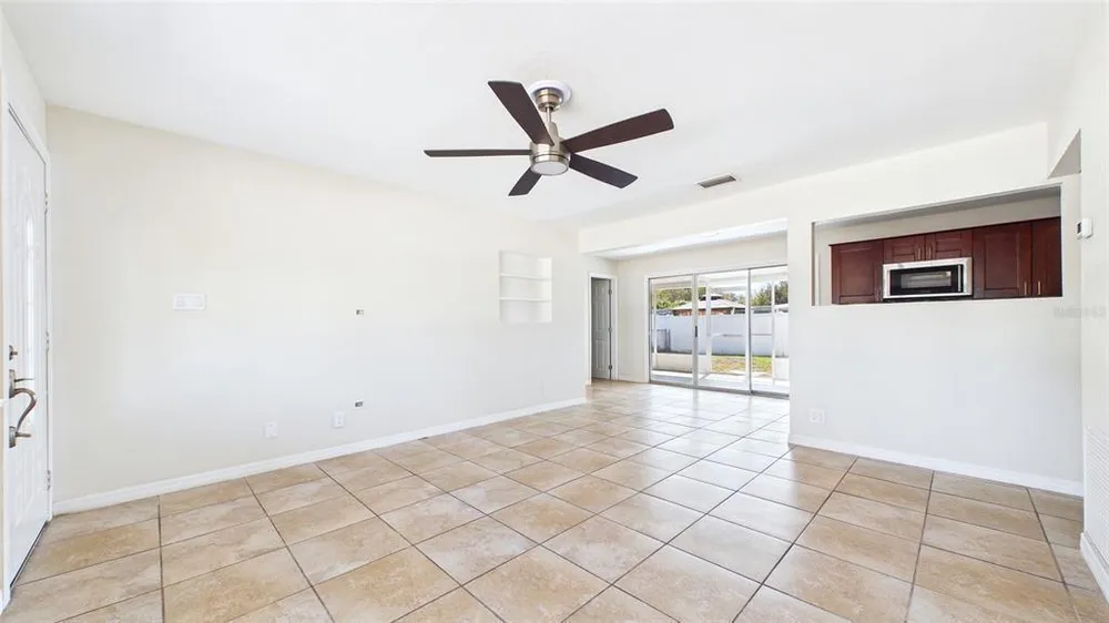 4418 W Fairview Heights, Tampa, FL 33616