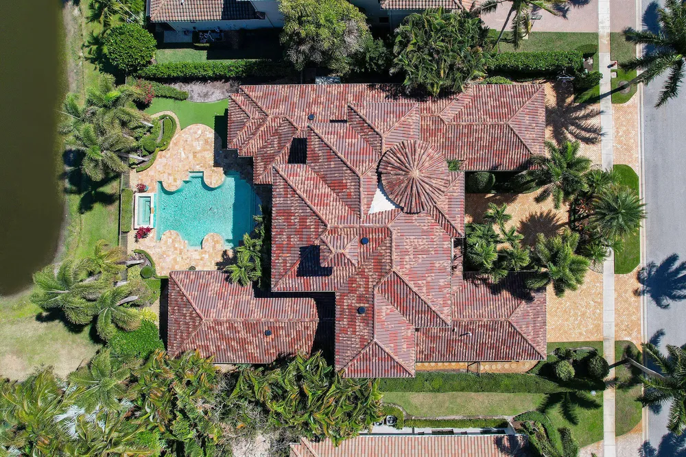 9253 Este Lago Dr, Boca Raton, FL 33496-1053