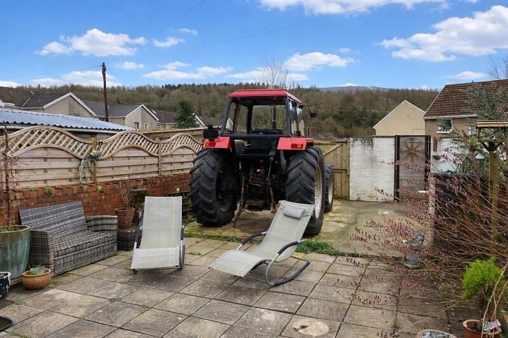 Property carousel item 11