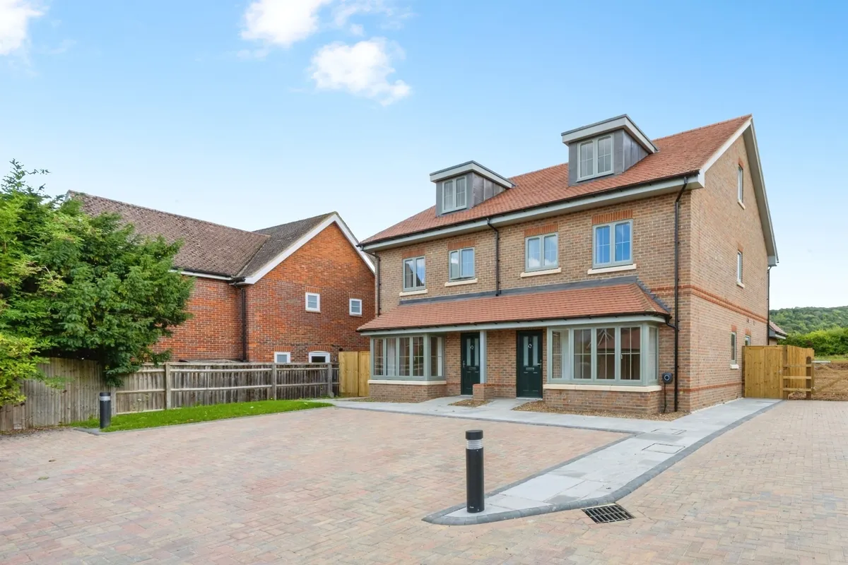 Appletree Grove, Chinnor