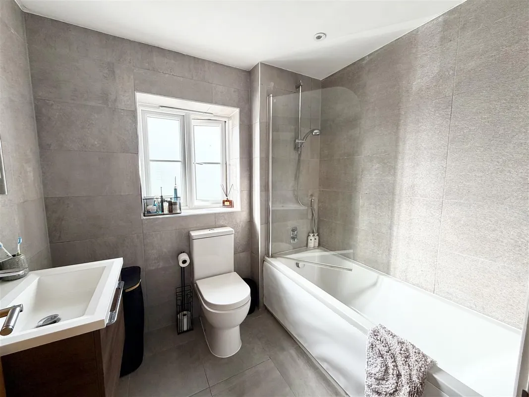 Osprey Close, Upton