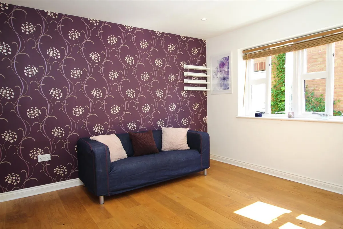 Wallace Drive, Eaton Bray