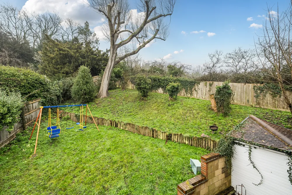 Deerswood Close, Caterham, CR3