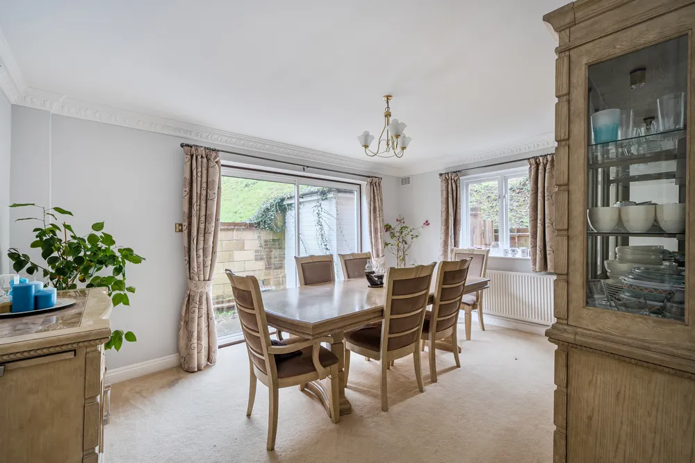 Deerswood Close, Caterham, CR3