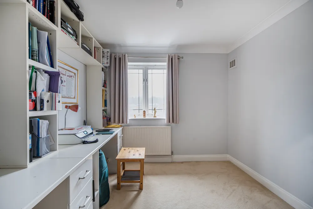 Deerswood Close, Caterham, CR3