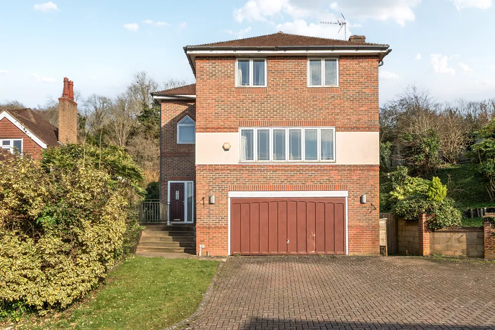 Deerswood Close, Caterham, CR3