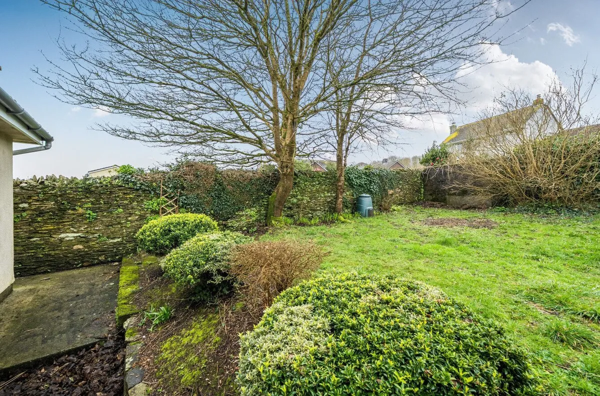 Village Cross Road, Loddiswell