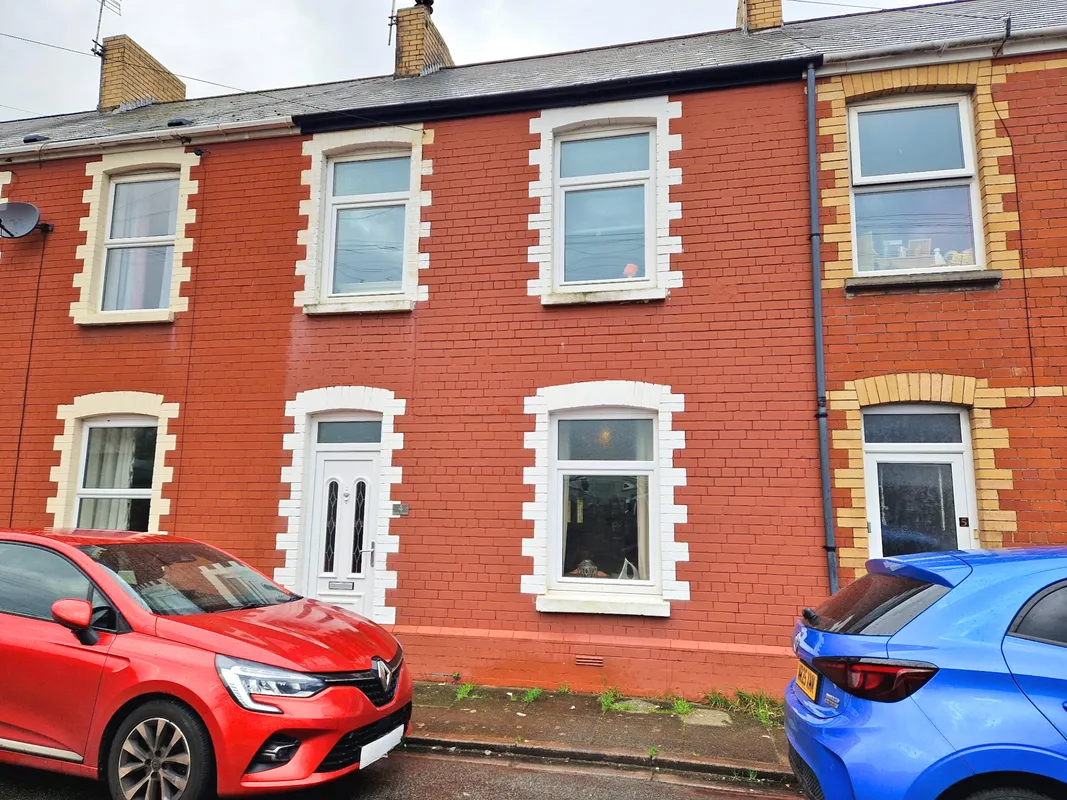 VINTIN TERRACE, PORTHCAWL, CF36 5LS
