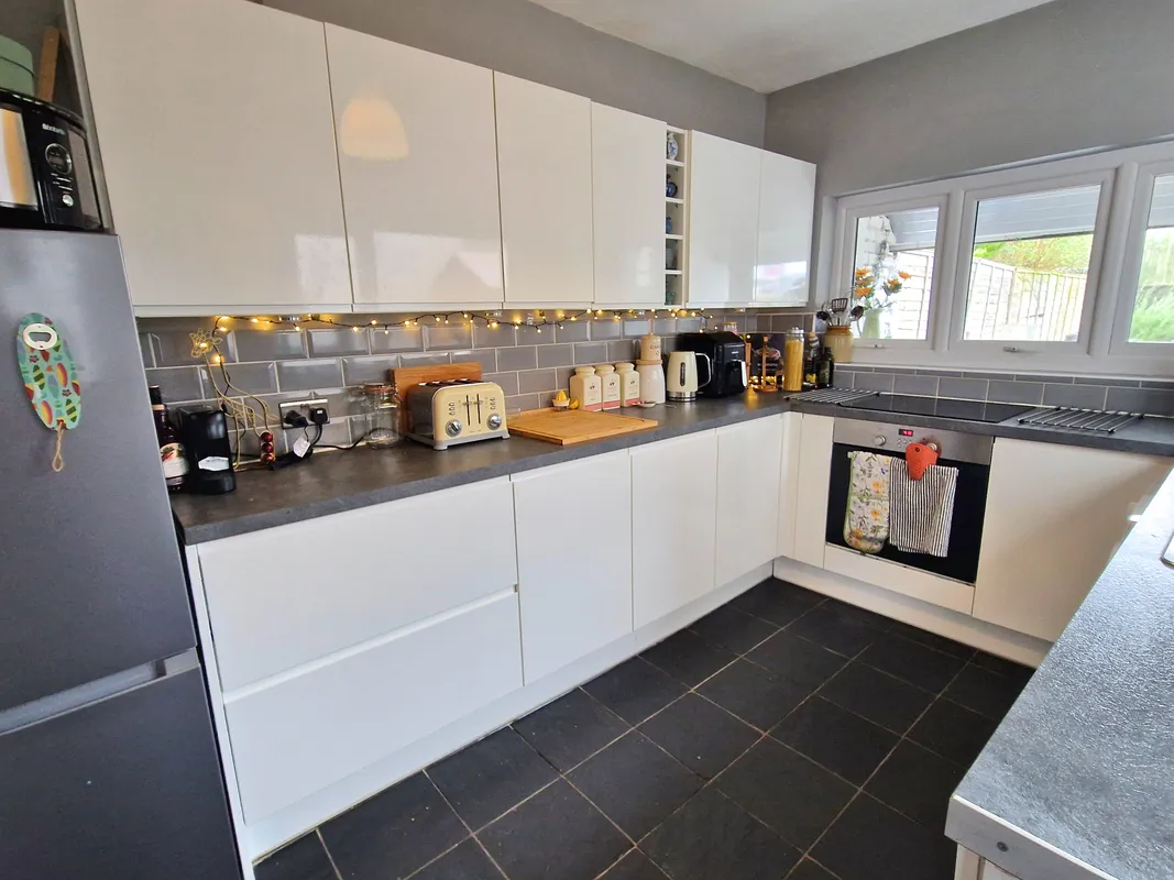 VINTIN TERRACE, PORTHCAWL, CF36 5LS