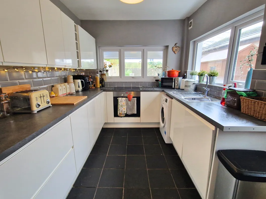 VINTIN TERRACE, PORTHCAWL, CF36 5LS
