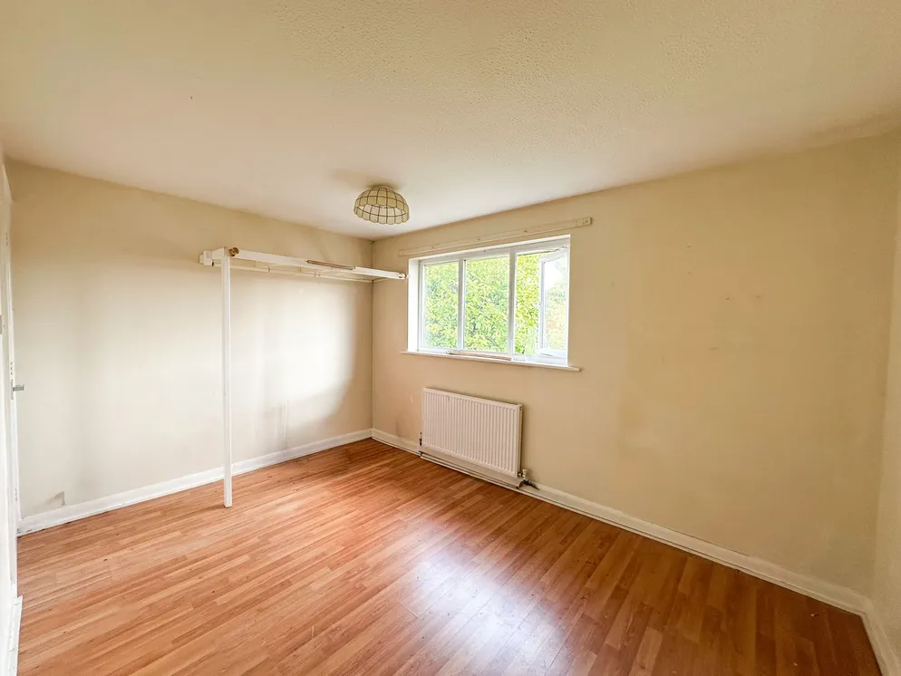 Property carousel item 9