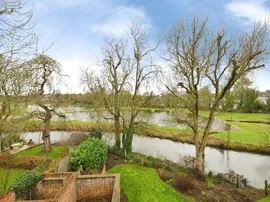 Westall Close, HERTFORD thumb 3