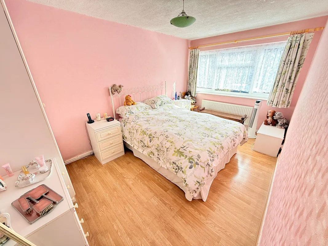 Vernon Crescent, Barnet, EN4