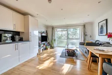 Queen Annes Gardens, Enfield