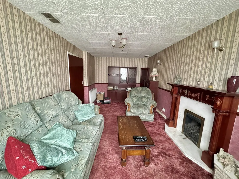 Property carousel item 5