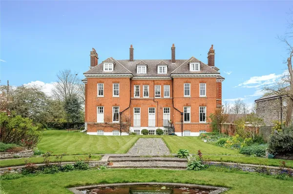Graham House, Birdcage Walk, CB8 photo 1